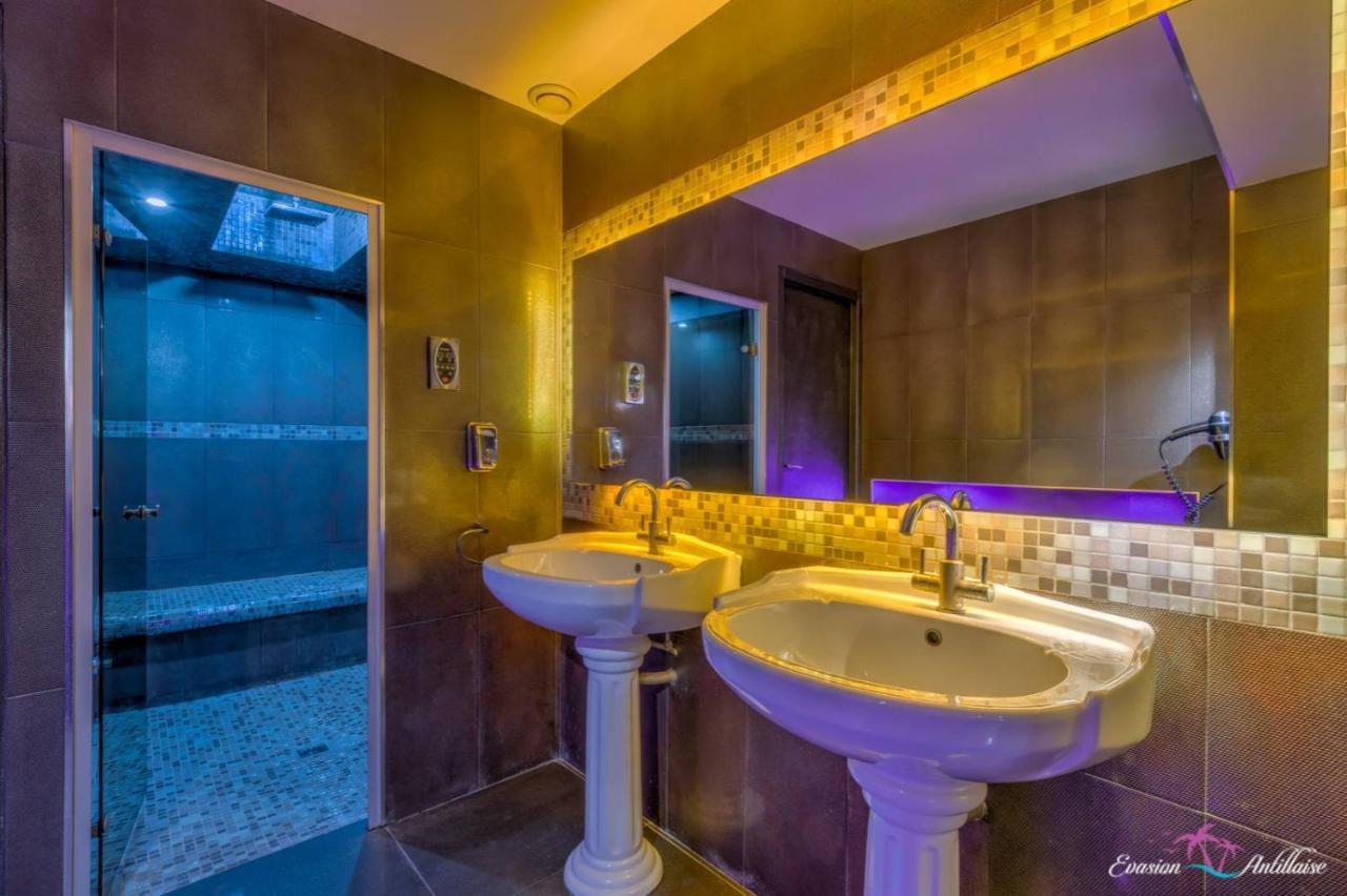 Evasion Antillaise Hotel Марсилия Екстериор снимка